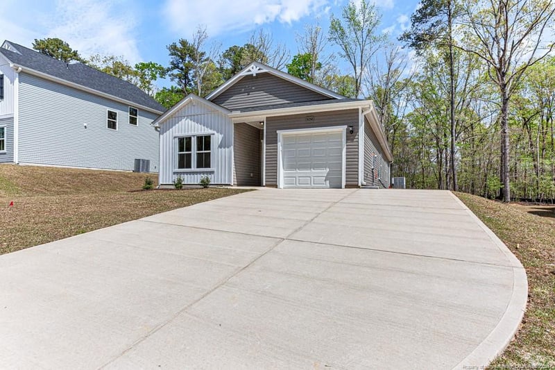 5058 Tyndall Dr, Sanford, NC 27330