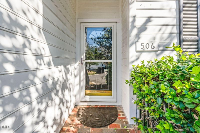 506 Center Pointe Dr, Cary, NC 27513