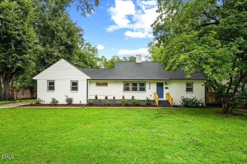 506 W Noble St, Selma, NC 27576