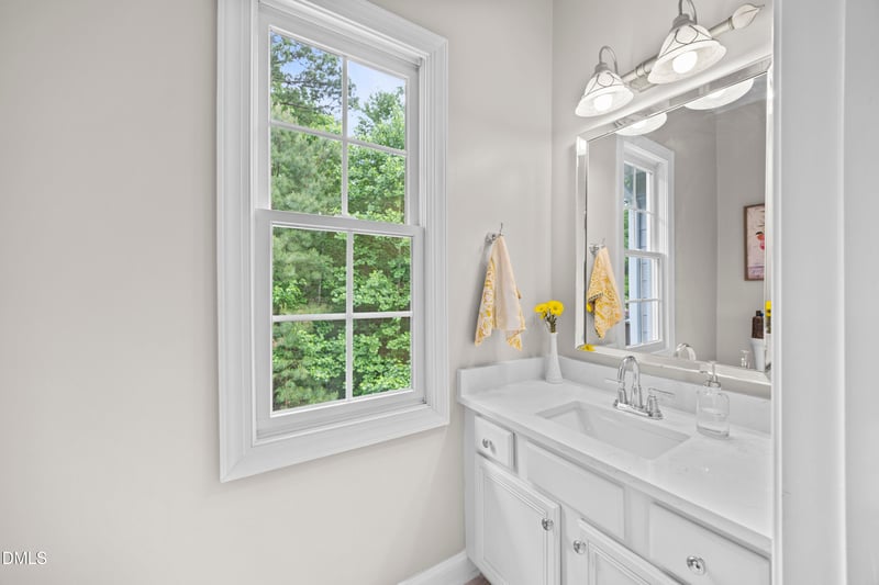 508 Nantucket Dr, Cary, NC 27513