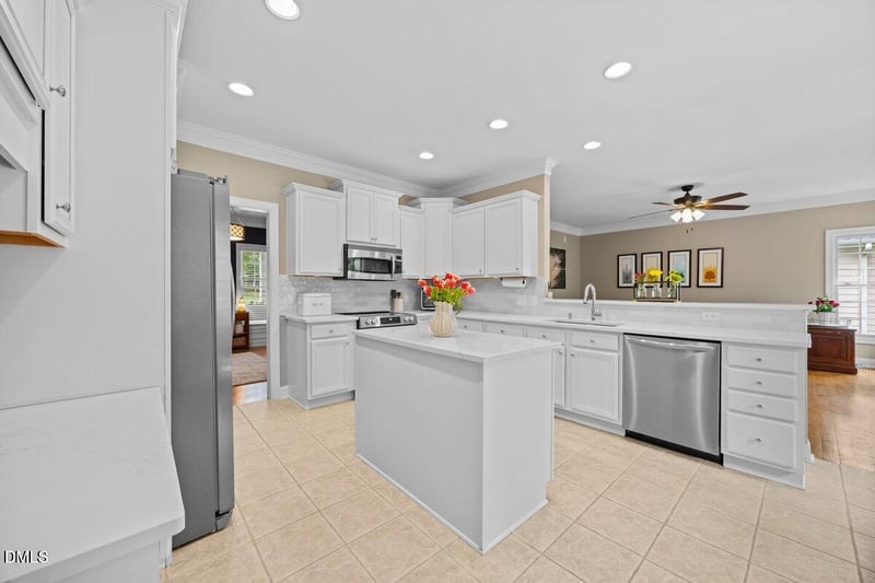 508 Nantucket Dr, Cary, NC 27513