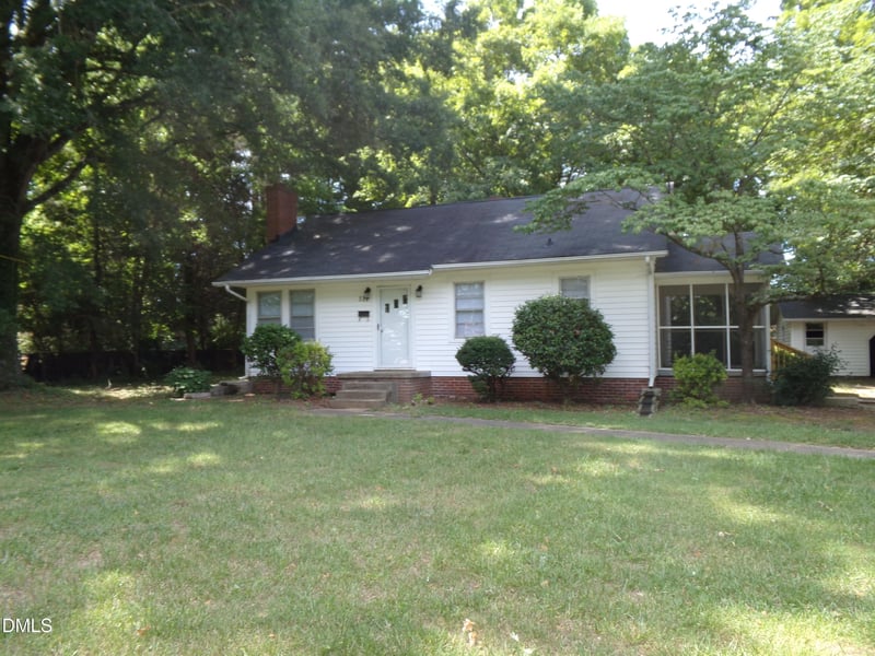 511 Cheeks Ln, Graham, NC 27253