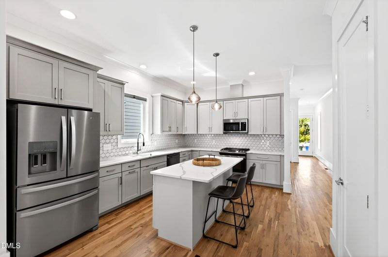 511 Grove Ave, Raleigh, NC 27606