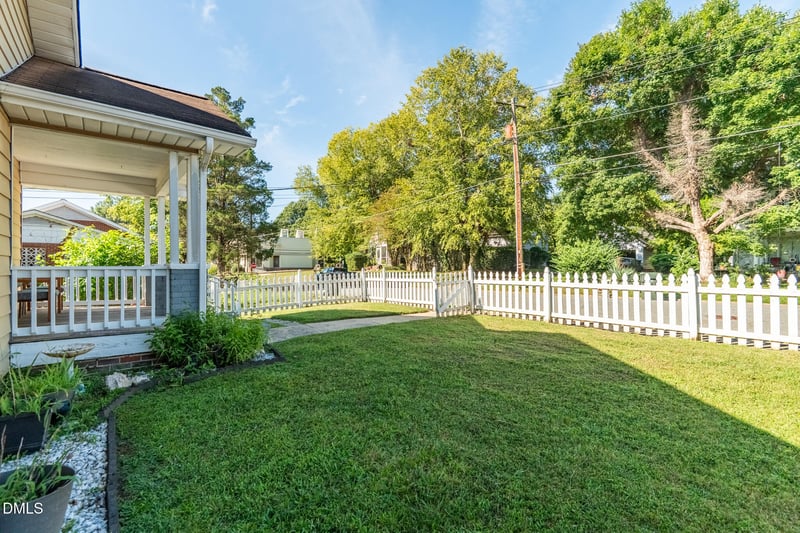 512 Atwater St, Burlington, NC 27215