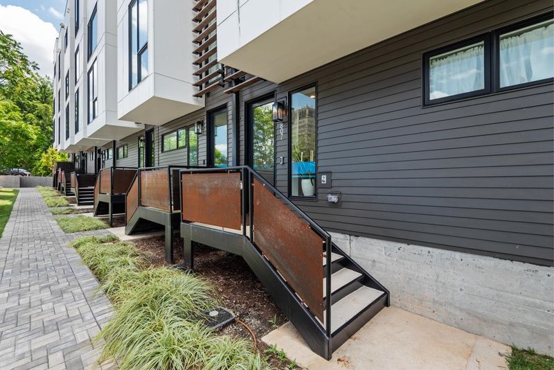 512 Gordon St #807, Durham, NC 27701