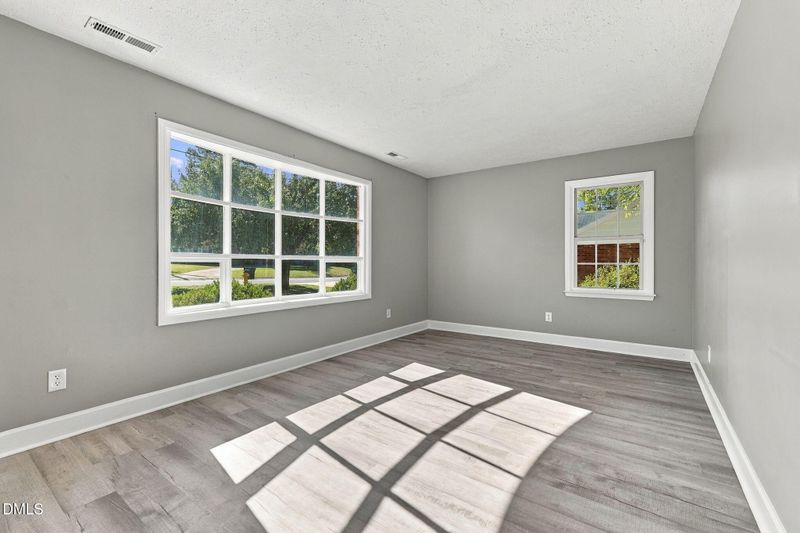 512 Waterbury Dr, Fayetteville, NC 28311