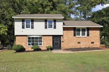512 Waterbury Dr, Fayetteville, NC 28311