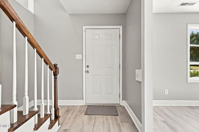 512 Waterbury Dr, Fayetteville, NC 28311
