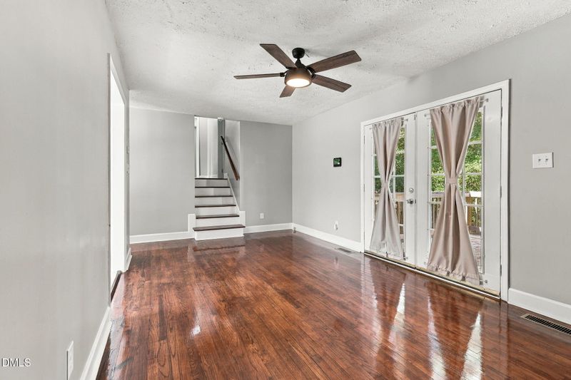 512 Waterbury Dr, Fayetteville, NC 28311