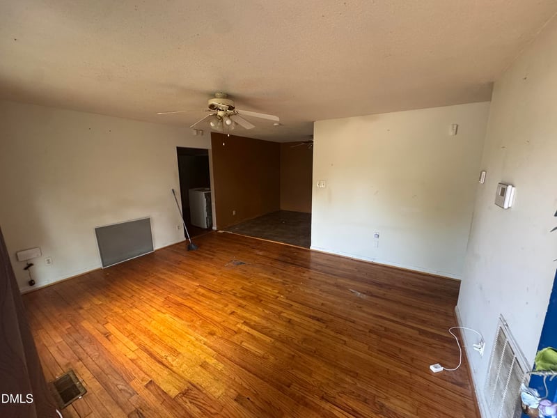 5124 Royal Acres Rd, Raleigh, NC 27610
