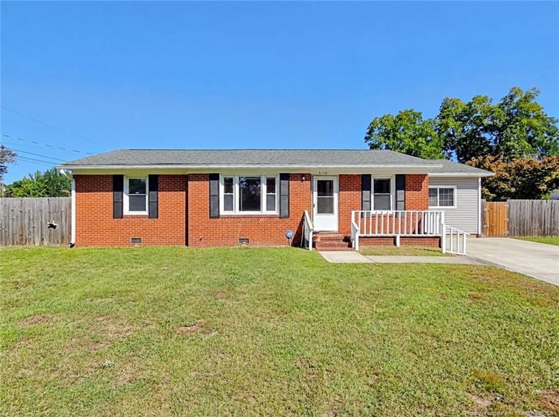 5128 Redwood Dr, Fayetteville, NC 28304