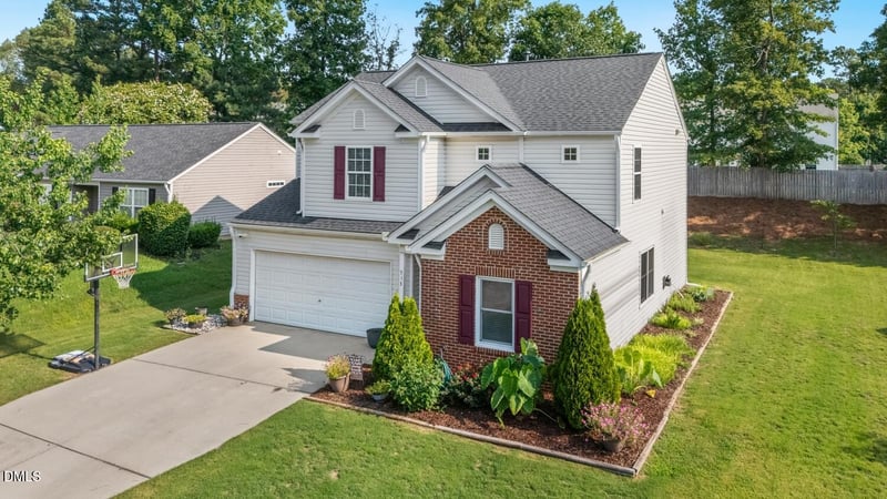 513 Birchtree Valley Ct, Fuquay Varina, NC 27526