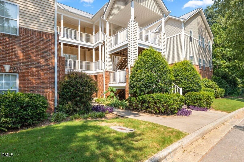 514 Glenolden Ct, Cary, NC 27513