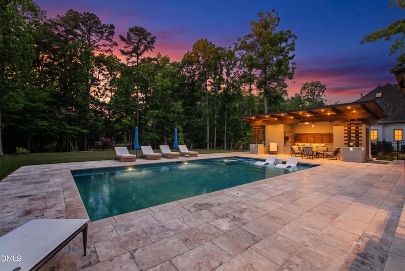 5141 Avalaire Oaks Dr, Raleigh, NC 27614