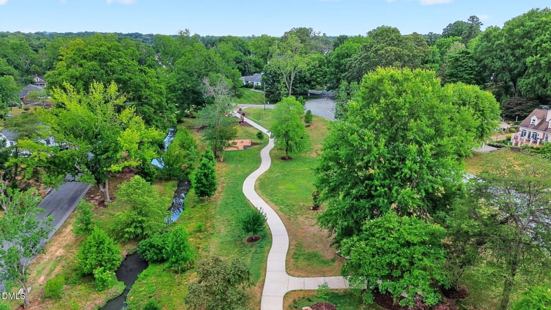 515 E Willowbrook Dr, Burlington, NC 27215