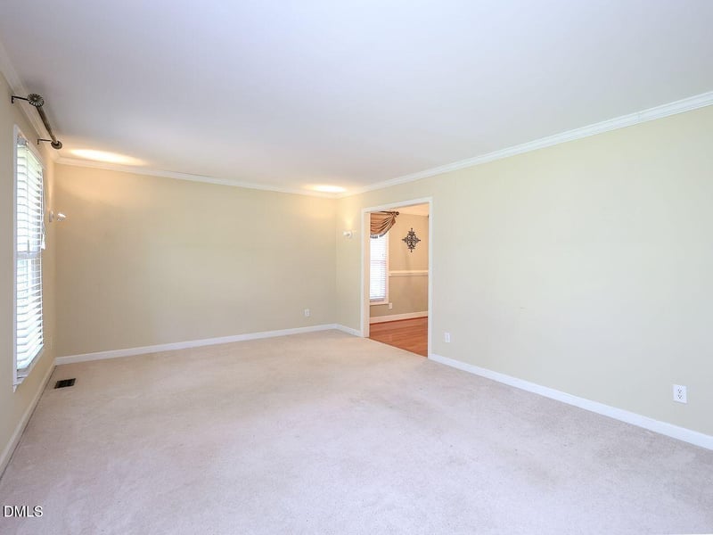 516 Blakewood Dr, Raleigh, NC 27609