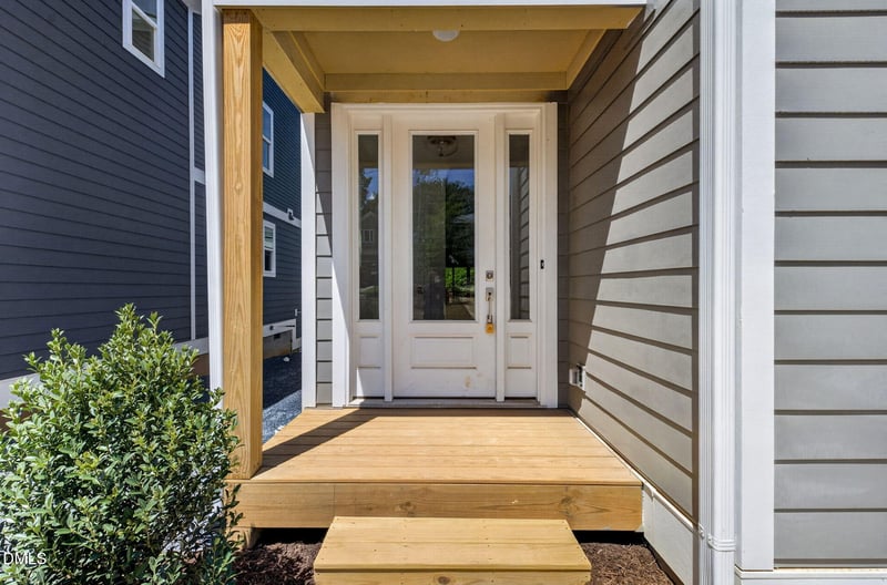 516 Heather Dr, Raleigh, NC 27606