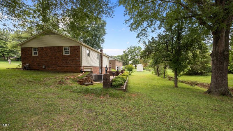 516 Ivey Rd, Graham, NC 27253