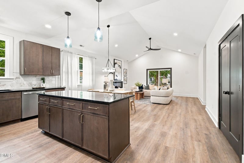 518 A N Charles St, Mebane, NC 27302