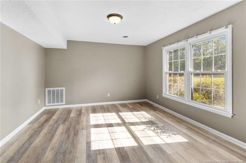 5181 Fame Ln, Fayetteville, NC 28306