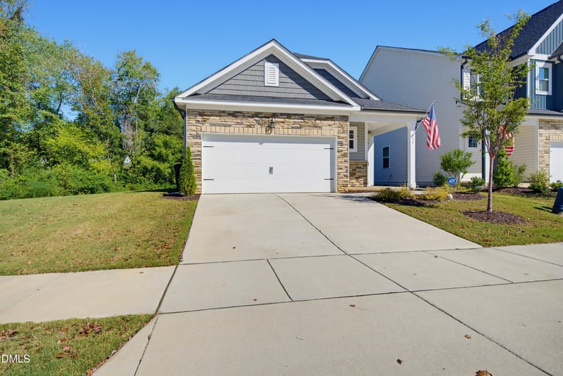 52 Fairwinds Dr, Lillington, NC 27546