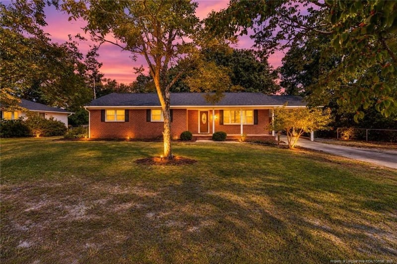 521 Longview Dr, Fayetteville, NC 28311