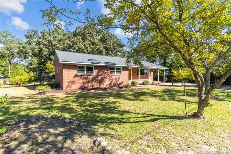 521 Longview Dr, Fayetteville, NC 28311