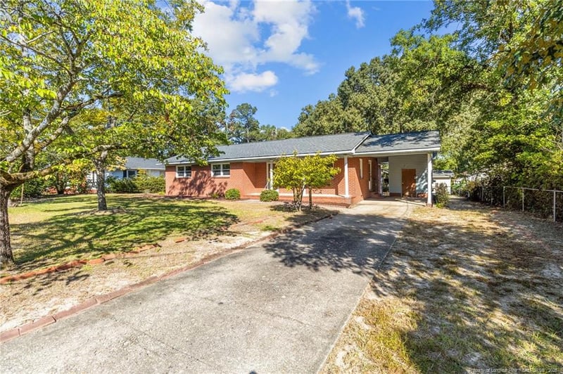 521 Longview Dr, Fayetteville, NC 28311