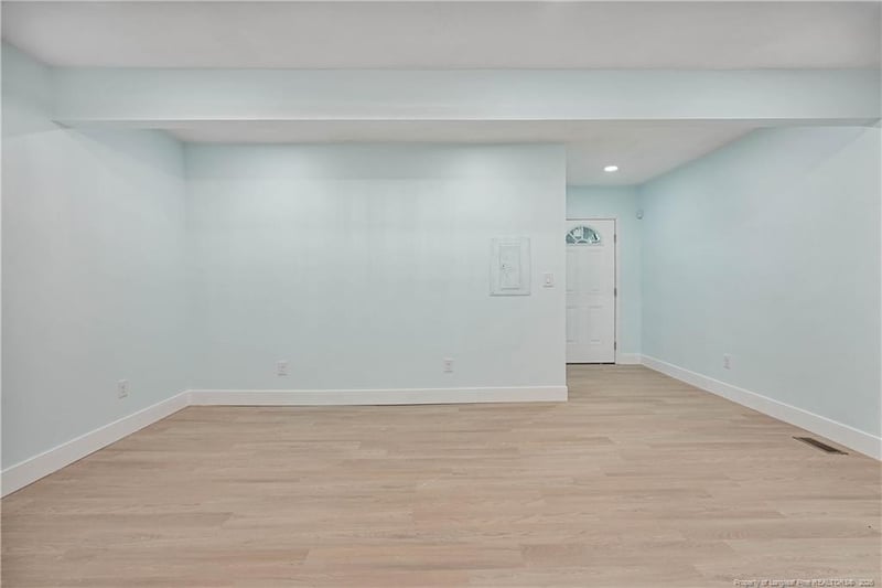 5210 Catalpa Rd, Fayetteville, NC 28304