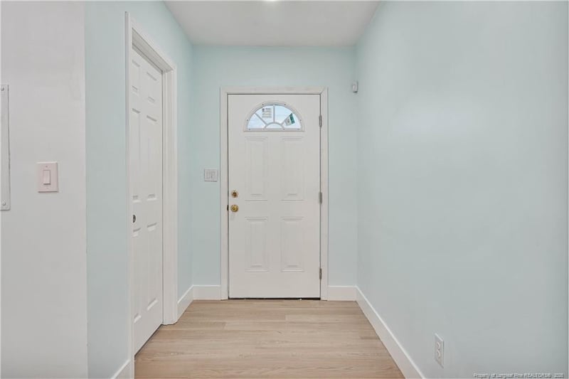 5210 Catalpa Rd, Fayetteville, NC 28304