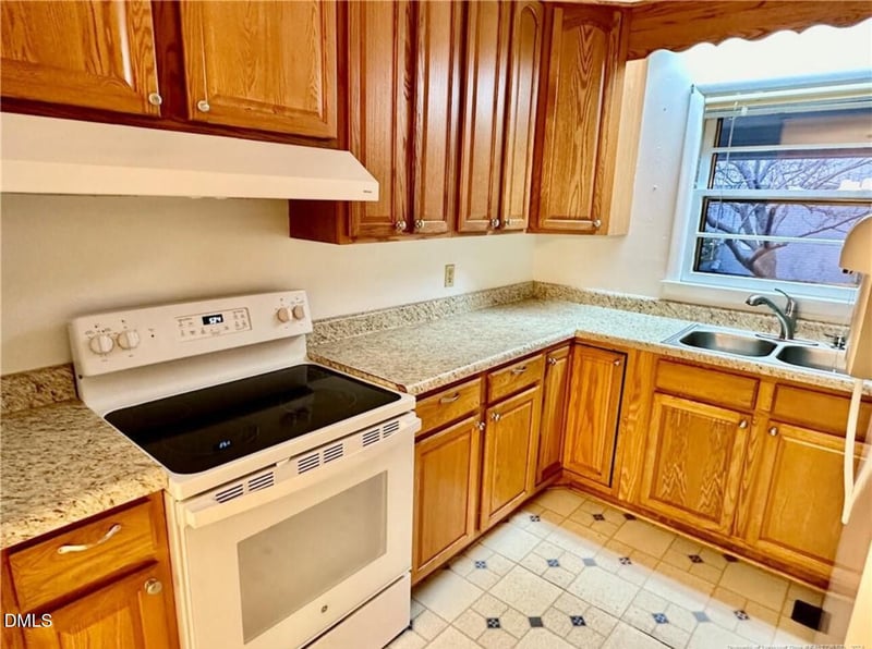 5214 Rodwell Rd, Fayetteville, NC 28311
