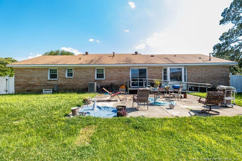 5215 Foxfire Rd, Fayetteville, NC 28303