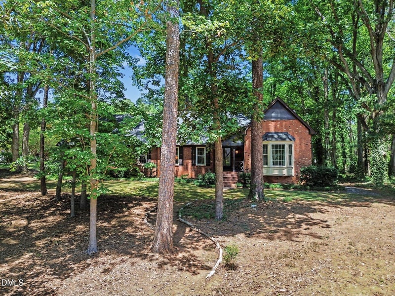 5221 Dutchman Dr, Raleigh, NC 27606