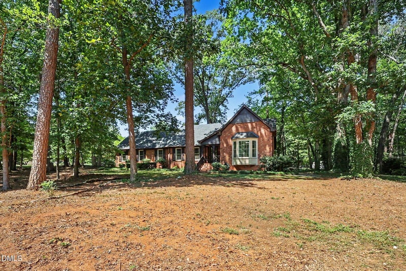 5221 Dutchman Dr, Raleigh, NC 27606