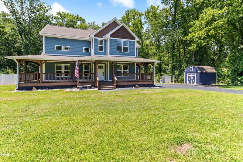 5232 Farmall Dr, Fayetteville, NC 28306