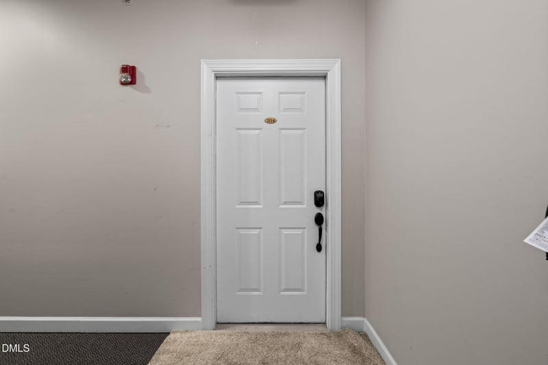 524 Aberdeen Dr #204, Chapel Hill, NC 27516