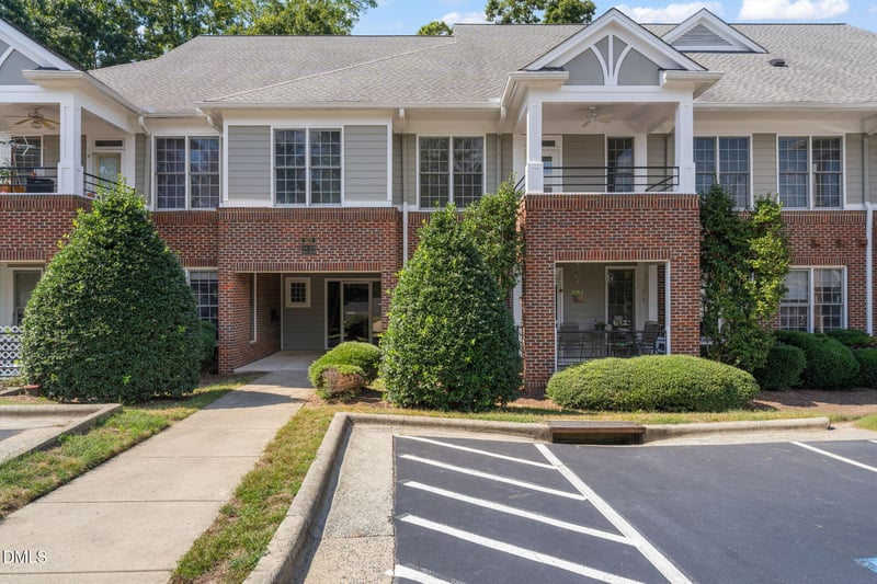 524 Aberdeen Dr #204, Chapel Hill, NC 27516