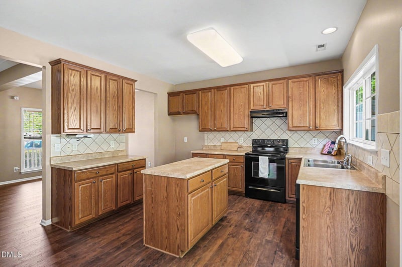 524 Hidden Springs Dr, Durham, NC 27703