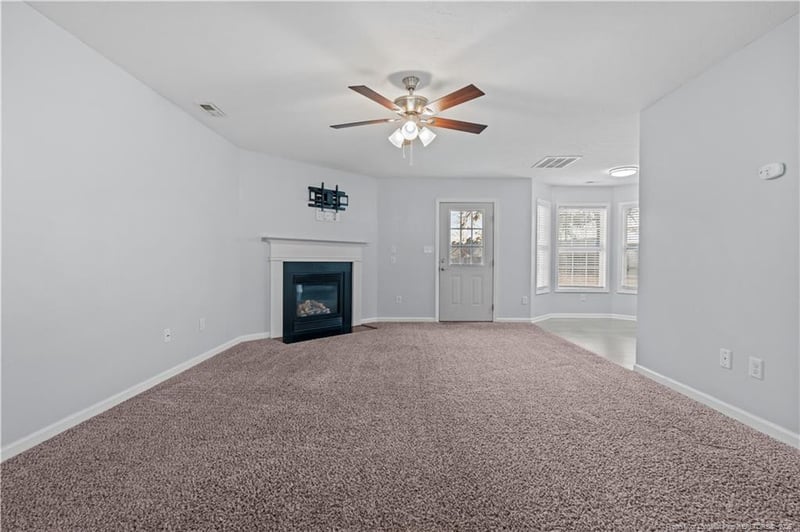 525 Bellgrove Dr, Hope Mills, NC 28348