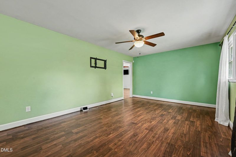 525 N Carr St, Mebane, NC 27302