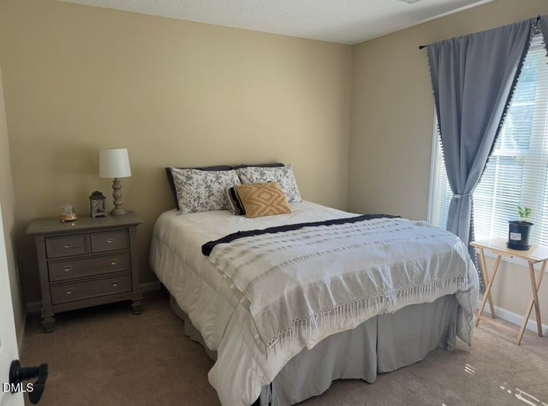 525 Victoria Hills Dr S, Fuquay Varina, NC 27526
