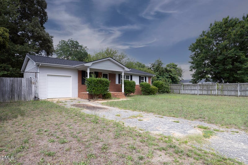 529 Clifford Ave, Fayetteville, NC 28314