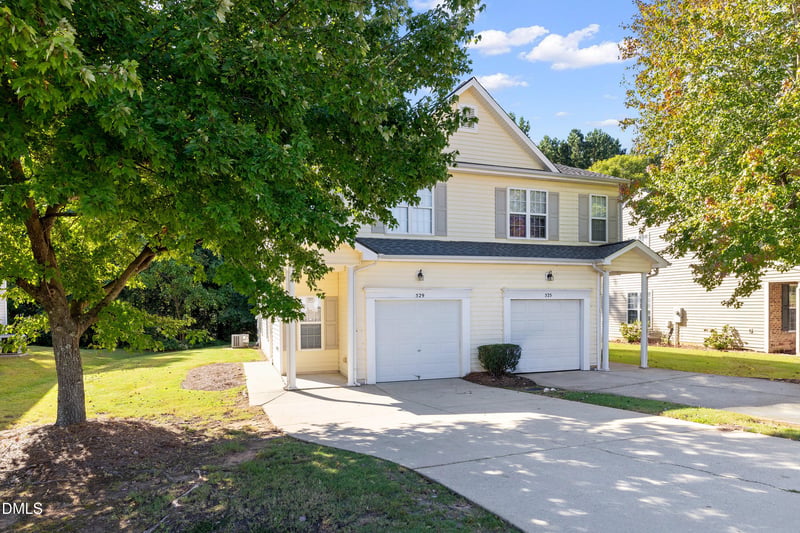 529 Woodson Dr, Clayton, NC 27527