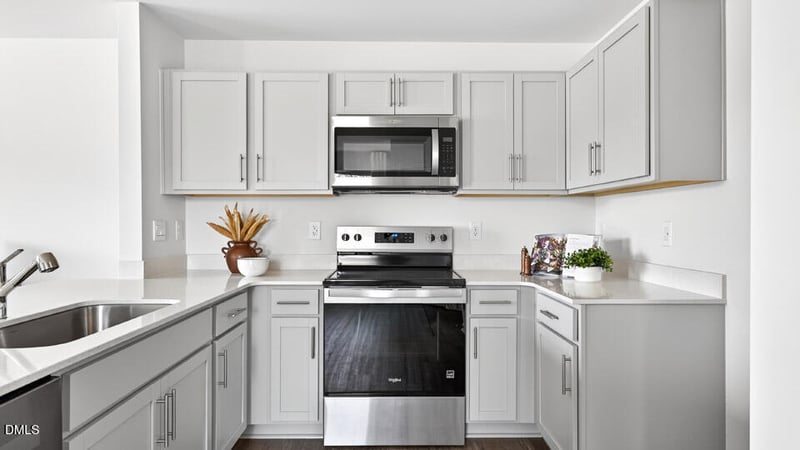 53 Rusling Leaf Dr, Fuquay Varina, NC 27526