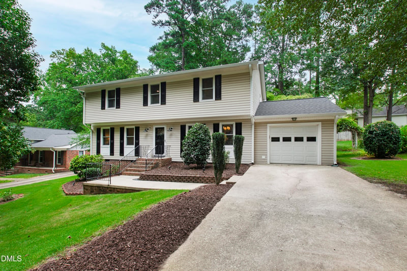 5320 Cherrycrest Ct, Raleigh, NC 27609