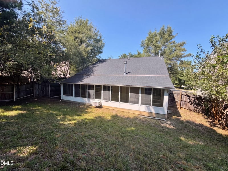 5328 Seaspray Ln, Raleigh, NC 27610