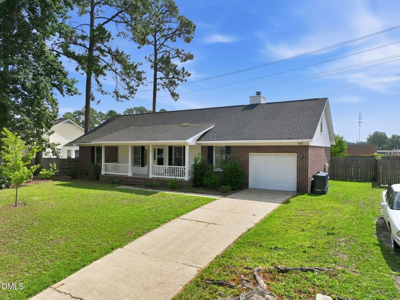533 Offing Dr, Fayetteville, NC 28314