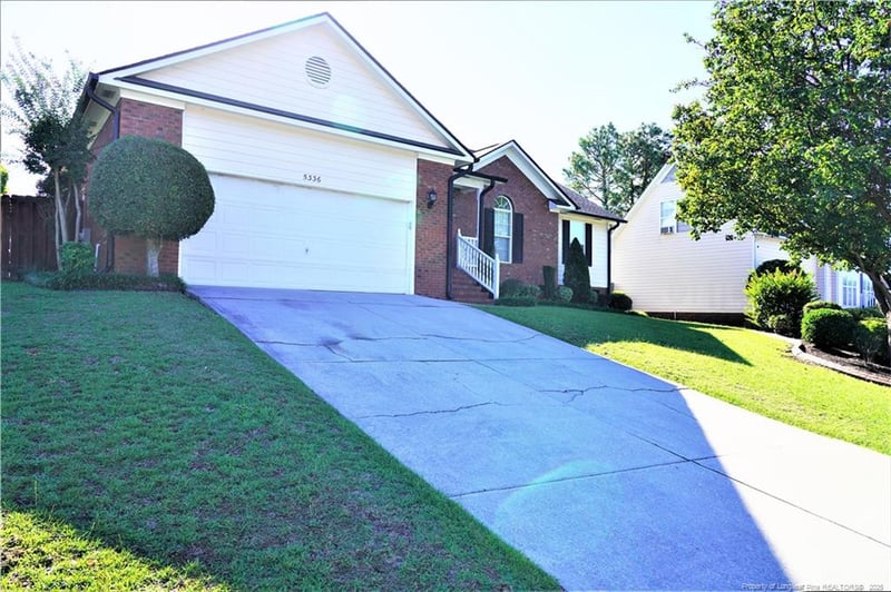 5336 Miranda Dr, Hope Mills, NC 28348