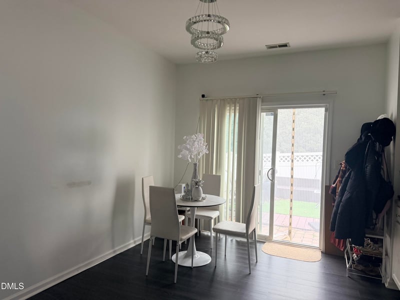 5345 Glen Canyon Rd, Raleigh, NC 27616