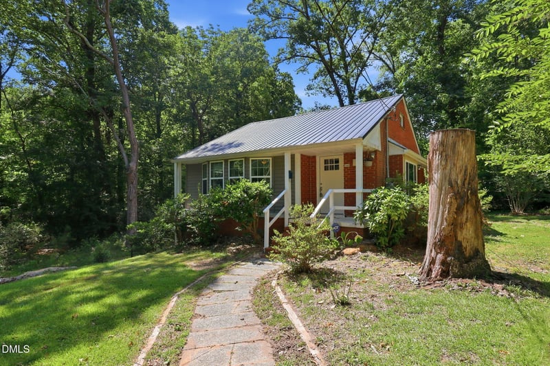 540 W Chisholm St, Sanford, NC 27330